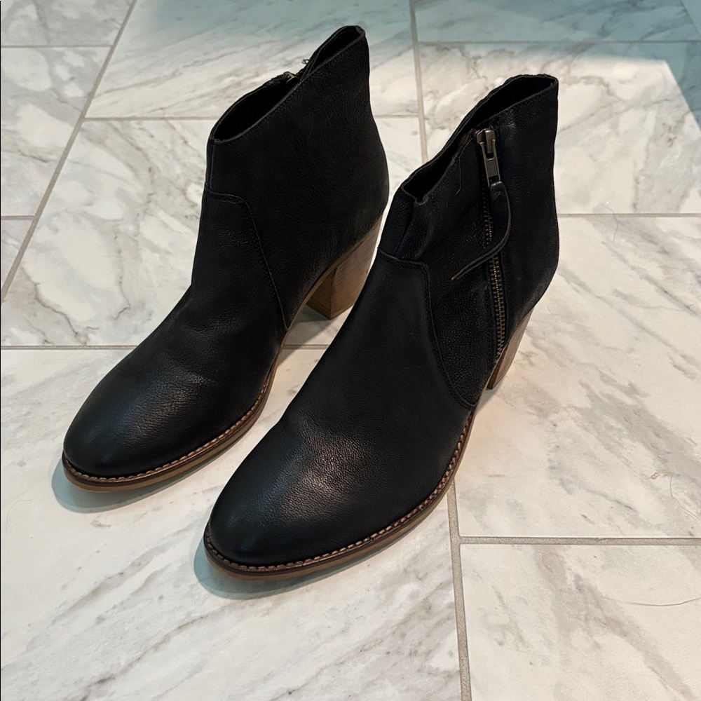 Black Ankle Boots with Side Zipper